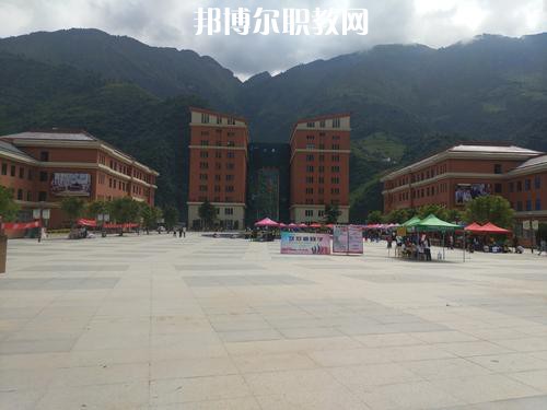 怒江州民族中等專業(yè)學(xué)校2021年報名條件、招生要求、招生對象