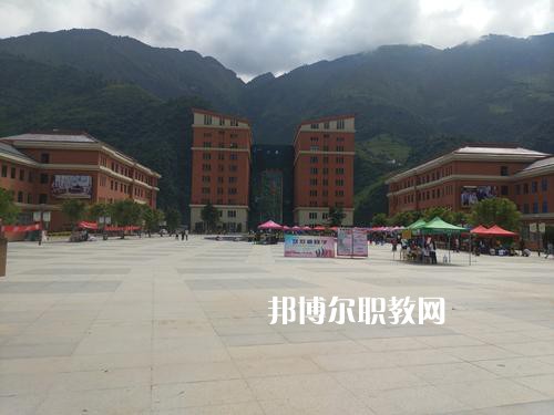 怒江州民族中等專(zhuān)業(yè)學(xué)校2021年學(xué)費(fèi)、收費(fèi)多少