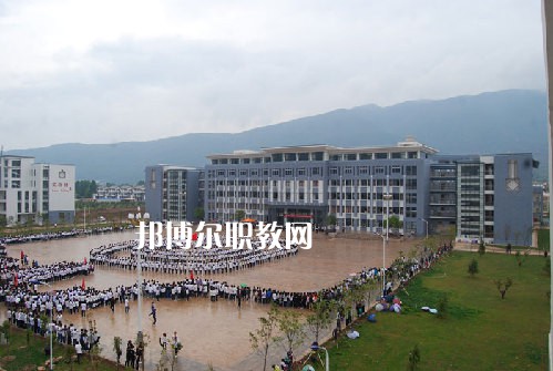 麗江民族中等專業(yè)學(xué)校2021年學(xué)費(fèi)、收費(fèi)多少