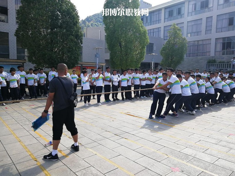 臨滄財(cái)貿(mào)學(xué)校2021年報(bào)名條件、招生要求、招生對象