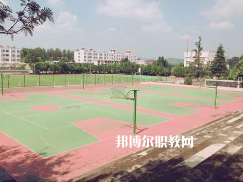 楚雄醫(yī)藥高等?？茖W(xué)校2021年報(bào)名條件、招生要求、招生對(duì)象