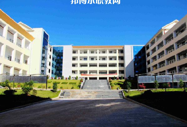 芒市職業(yè)教育中心2021年學(xué)費、收費多少
