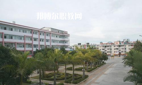 思茅衛(wèi)生學校2021學費、收費多少