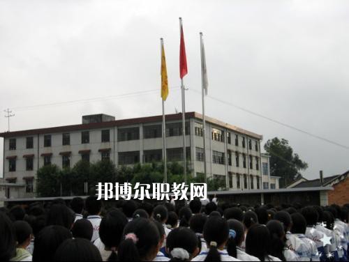云南臨滄衛(wèi)生學(xué)校2021年報名條件、招生要求、招生對象