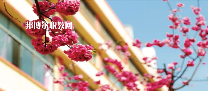 云南昆明工業(yè)學(xué)校2021年報(bào)名條件、招生要求、招生對(duì)象