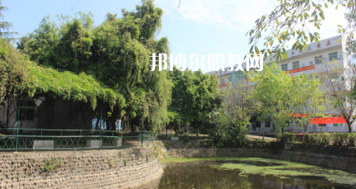 成都青華職業(yè)學(xué)校2021年報(bào)名條件、招生要求、招生對(duì)象