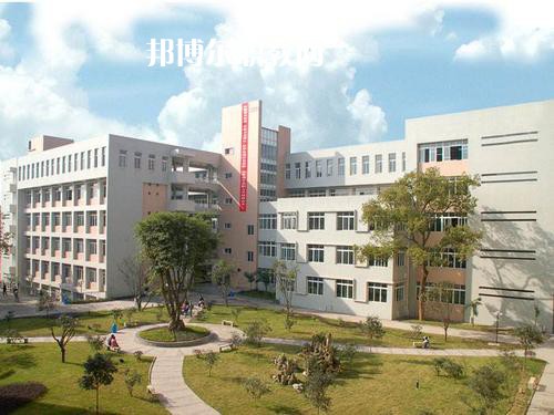 昆明財經(jīng)商貿(mào)學校網(wǎng)站網(wǎng)址