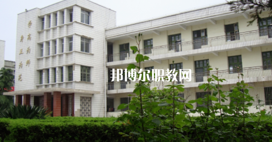 安徽省霍邱師范學(xué)校2021年報(bào)名條件、招生要求、招生對(duì)象