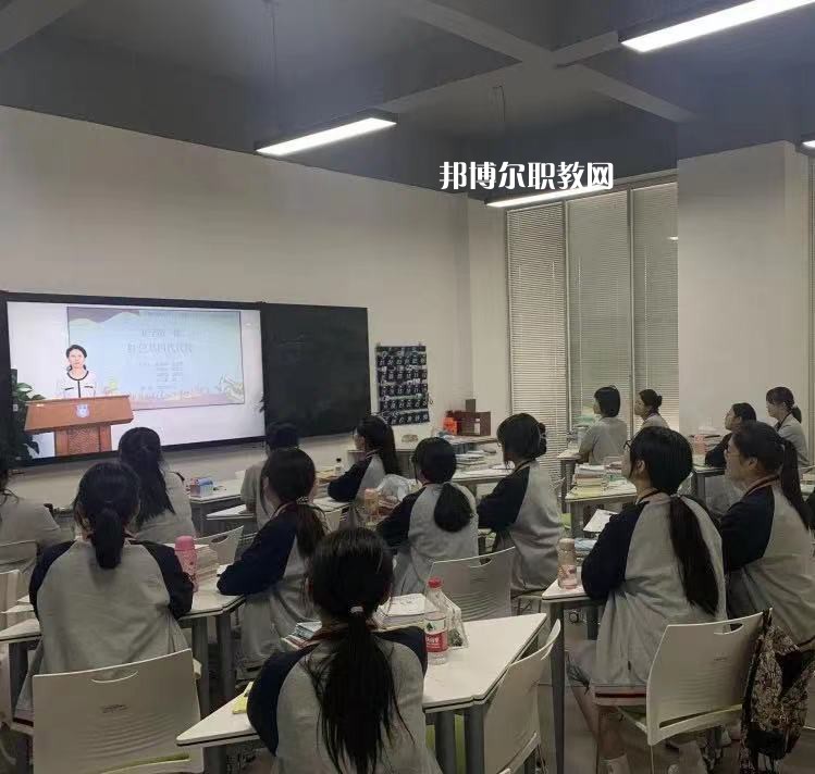 江蘇南京技師學(xué)院2022年報名條件、招生要求、招生對象
