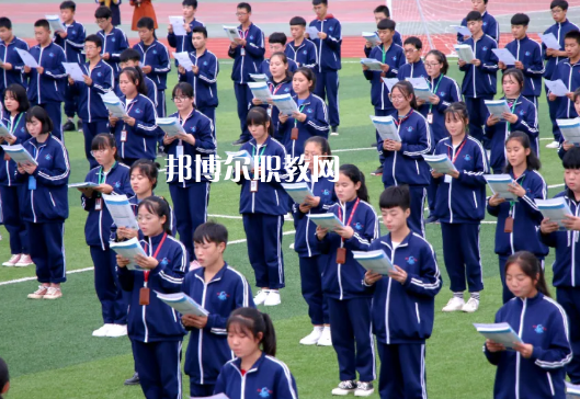 崇信縣職業(yè)教育中心2022年報名條件、招生要求、招生對象 