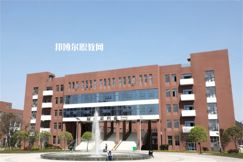 重慶藥劑學(xué)校2022年報名條件、招生要求、招生對象 