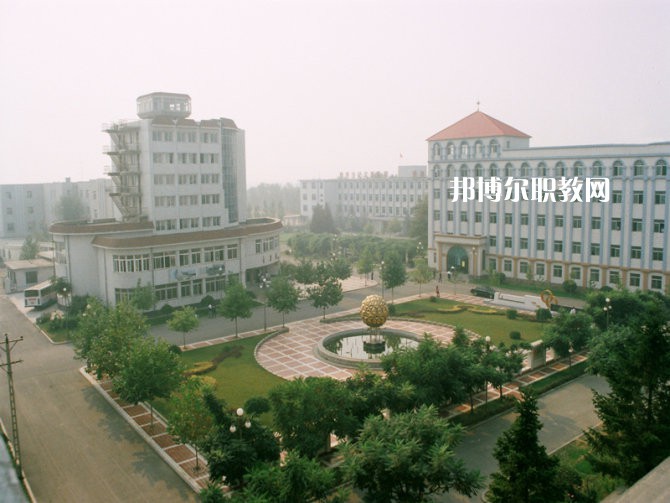 重慶五里店職業(yè)中學(xué)2022年學(xué)費(fèi)、收費(fèi)多少 