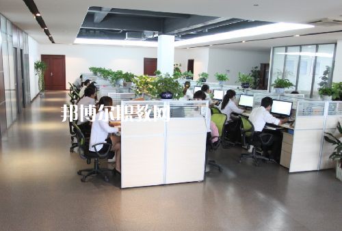 石家莊中和健康職業(yè)中等專業(yè)學校2022年招生辦聯系電話