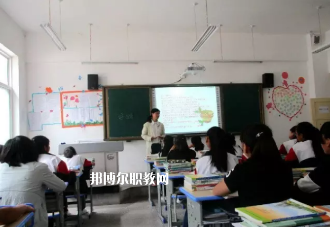 舟曲縣職業(yè)中學(xué)2022年學(xué)費(fèi)、收費(fèi)多少