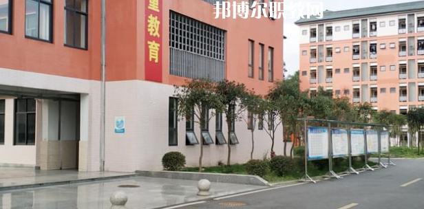 成都廣信數(shù)字技術(shù)職業(yè)學(xué)校2022年學(xué)費(fèi)、收費(fèi)多少