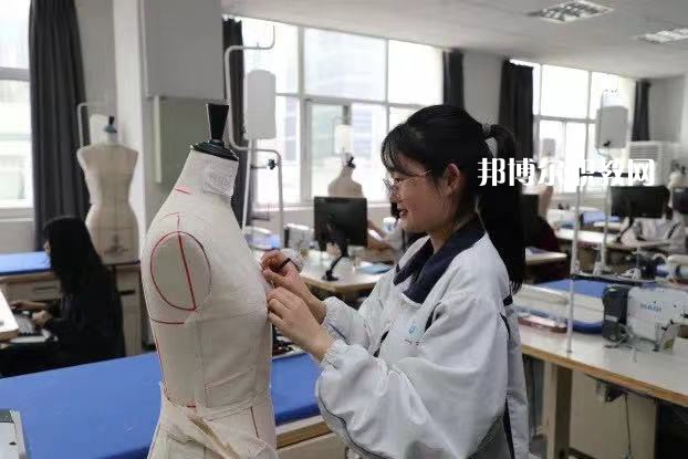 江蘇省蘇州絲綢中等專業(yè)學校2022年報名條件、招生要求、招生對象