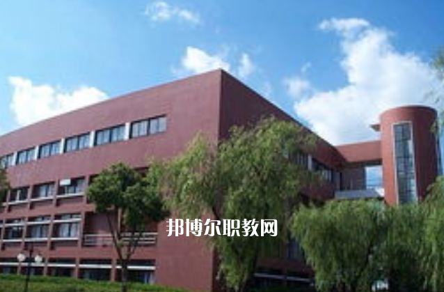畢節(jié)市第一技工學(xué)校2022年報(bào)名條件、招生要求、招生對(duì)象