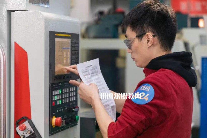 江蘇昆山第一中等專業(yè)學校2022年報名條件、招生要求、招生對象