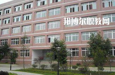 六盤水現(xiàn)代職業(yè)技術(shù)學(xué)校2022年報名條件、招生要求、招生對象