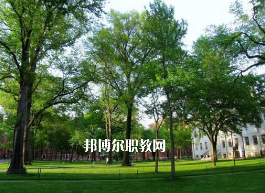 秦皇島藥科中等職業(yè)學校2022年學費、收費多少