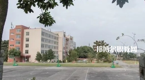 瀘州交通技工學(xué)校2022年報名條件、招生要求、招生對象