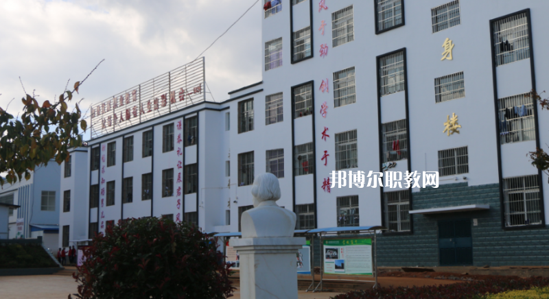 鹽源縣職業(yè)中學2022年報名條件、招生要求、招生對象