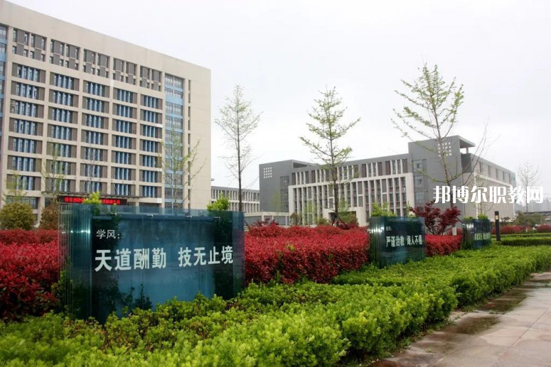 淮安高級職業(yè)技術(shù)學(xué)校2022年報名條件、招生要求、招生對象