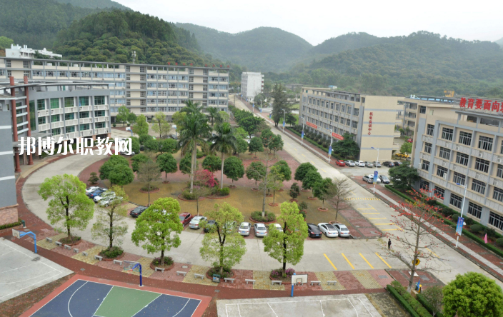 廣州市增城衛(wèi)生職業(yè)技術(shù)學(xué)校2022年報名條件、招生要求、招生對象