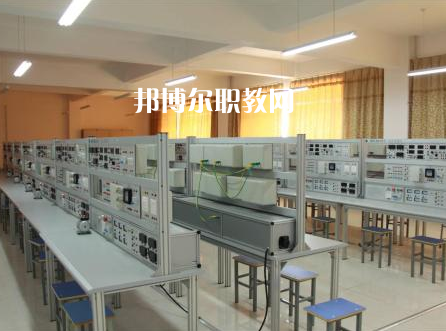 保定工程技術(shù)學(xué)校2022年報(bào)名條件、招生要求、招生對象