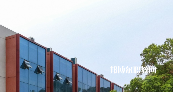 黔西南州英才職業(yè)技術(shù)學(xué)校2022年報(bào)名條件、招生要求、招生對象