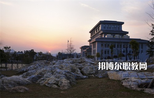 鎮(zhèn)江技師學(xué)院2022年報(bào)名條件、招生要求、招生對象