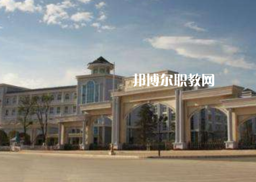重慶商務(wù)高級(jí)技工學(xué)校2022年報(bào)名條件、招生要求、招生對(duì)象