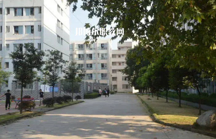 遂寧職業(yè)技術(shù)學校2022年學費、收費多少