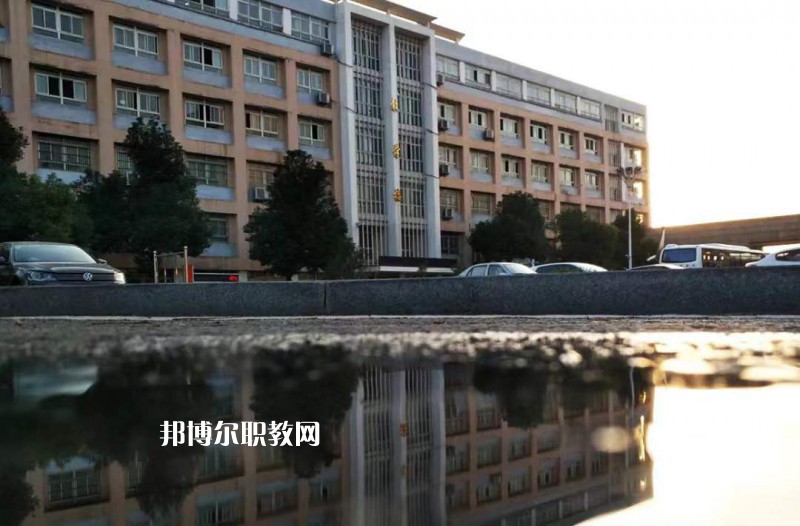 安徽紅十字會(huì)衛(wèi)生學(xué)校2022年報(bào)名條件、招生要求、招生對(duì)象
