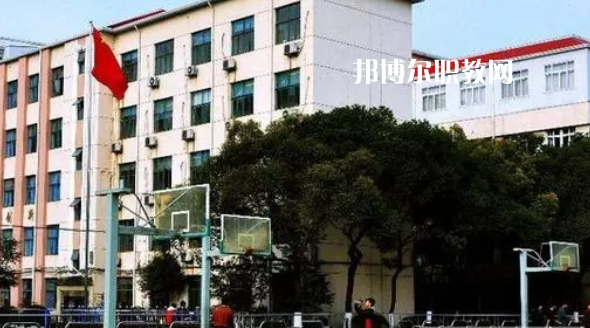 曲靖陸良縣職業(yè)技術(shù)學(xué)校2022年報名條件、招生要求、招生對象
