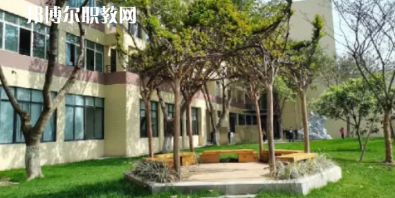 曲靖陸良縣職業(yè)技術(shù)學校2022年招生辦聯(lián)系電話