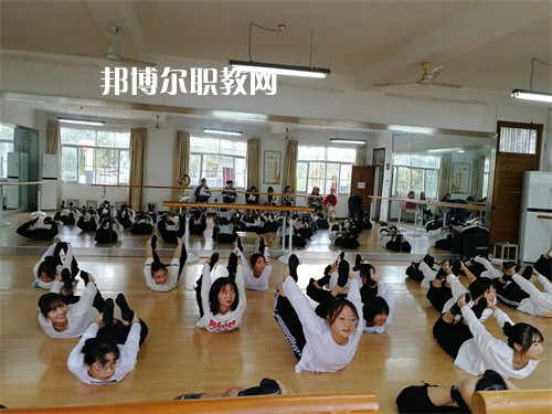 黃山炎培職業(yè)學校2022年報名條件、招生要求、招生對象