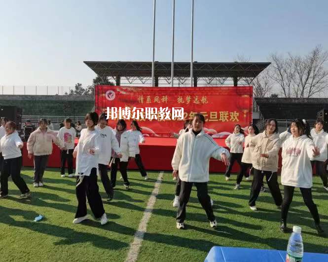鳳陽科技學(xué)校2022年報名條件、招生要求、招生對象