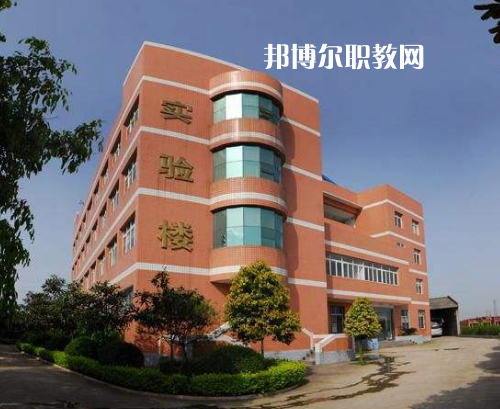 重慶渝東技工學(xué)校2022年報(bào)名條件、招生要求、招生對(duì)象