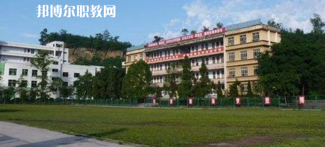 岳池職業(yè)技術(shù)學(xué)校2022年報名條件、招生要求、招生對象