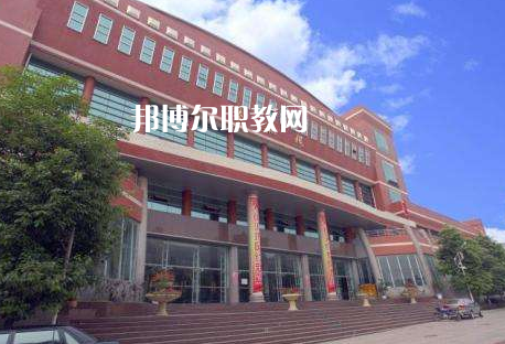 云南曲靖應用技術學校2022年招生辦聯(lián)系電話
