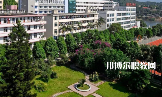 廣安第一職業(yè)技術(shù)學(xué)校2022年報(bào)名條件、招生要求、招生對(duì)象