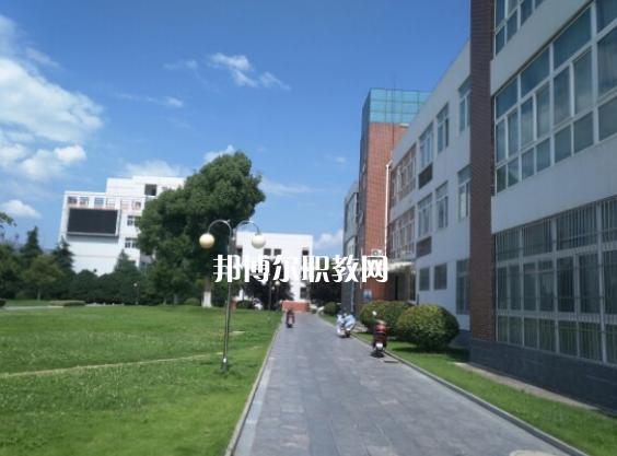 云南廣播電視學(xué)校2022年報(bào)名條件、招生要求、招生對(duì)象