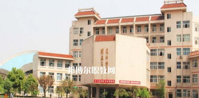 成都中醫(yī)藥大學附屬學校龍泉校區(qū)2022年報名條件、招生要求、招生對象