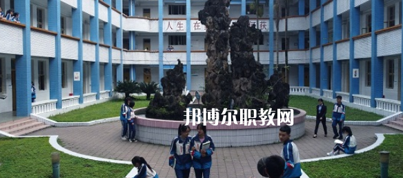 四川瀘州市江南職業(yè)中學(xué)校2022年學(xué)費、收費多少