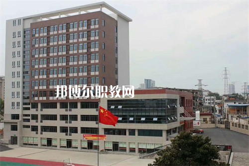 湖南省經(jīng)濟(jì)貿(mào)易職業(yè)中專學(xué)校2022年學(xué)費(fèi)、收費(fèi)多少