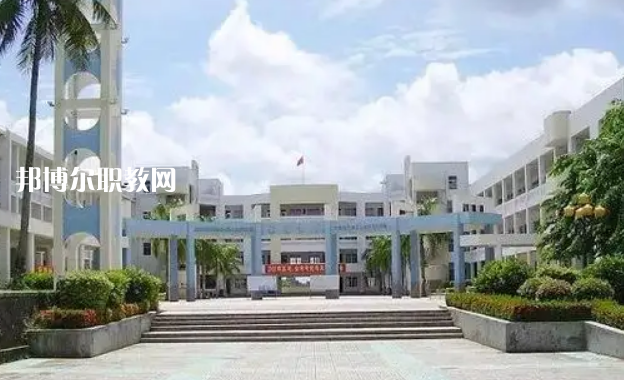 海南農(nóng)墾衛(wèi)生學(xué)校2022年報(bào)名條件、招生要求、招生對象