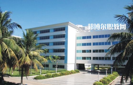 海南省衛(wèi)生學(xué)校2022年報(bào)名條件、招生要求、招生對(duì)象
