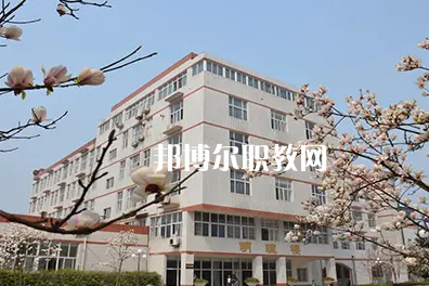 瀘州醫(yī)學(xué)院衛(wèi)生學(xué)校2022年怎么樣、好不好