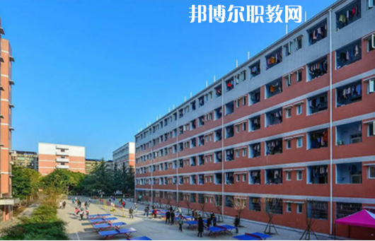 四川育英醫(yī)養(yǎng)科技技工學校2022年怎么樣、好不好